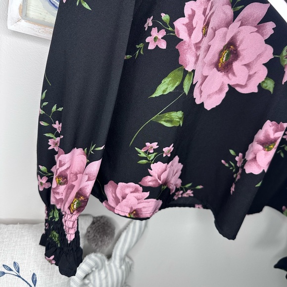 Floral Black and Pink Women's Top - Picture 3 of 5